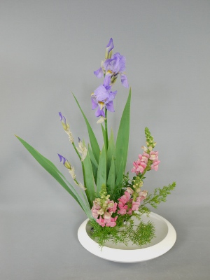 2019-05-31 2-17 Traditionelles Farbschema Moribana Regina Oberndorfer