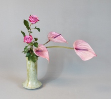 Ohara-Ikebana Hana-isho in Vase